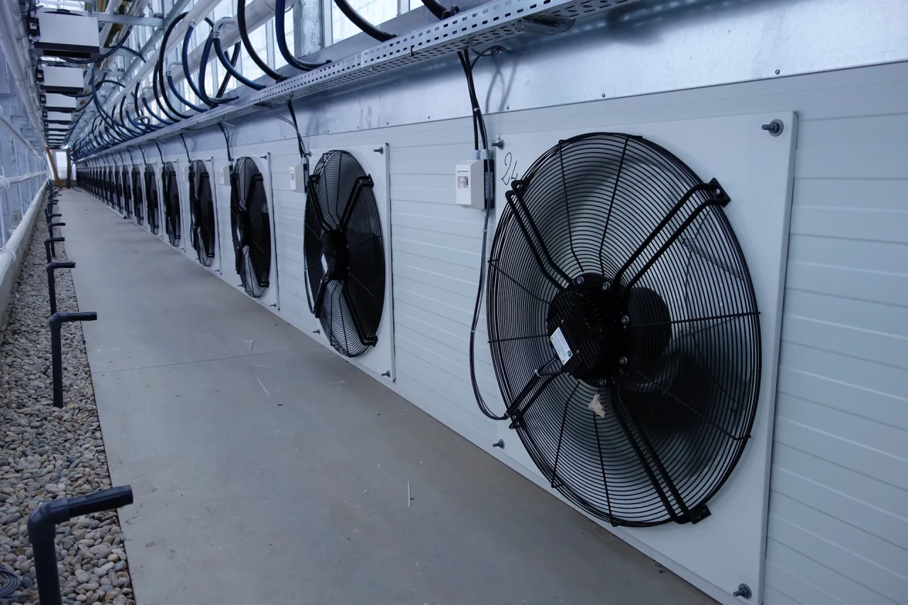 Foto ventilatoren semi gesloten kopie